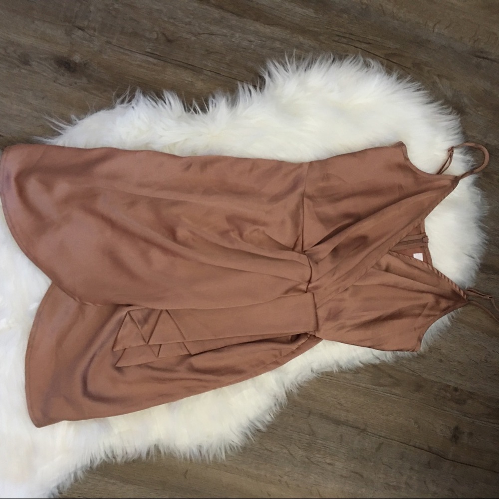 Missguided satin mini dress - Picture 7 of 8